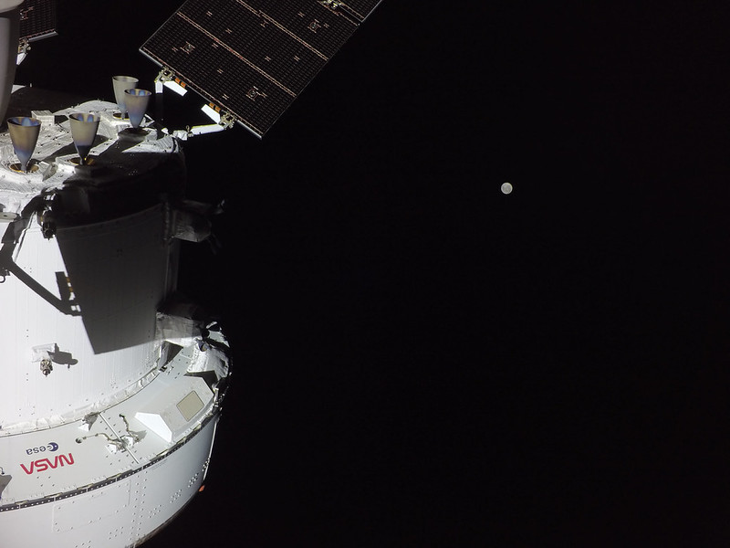 astronautas-da-artemis-ii-deixam-lado-oculto-da-lua-e-retomam-contato-com-a-terra